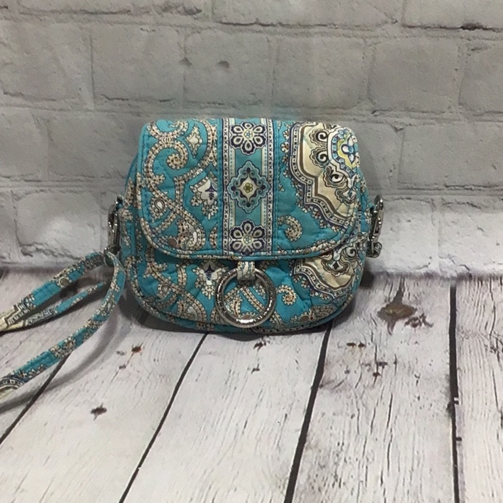 Small Vera  Bradley crossbody purse